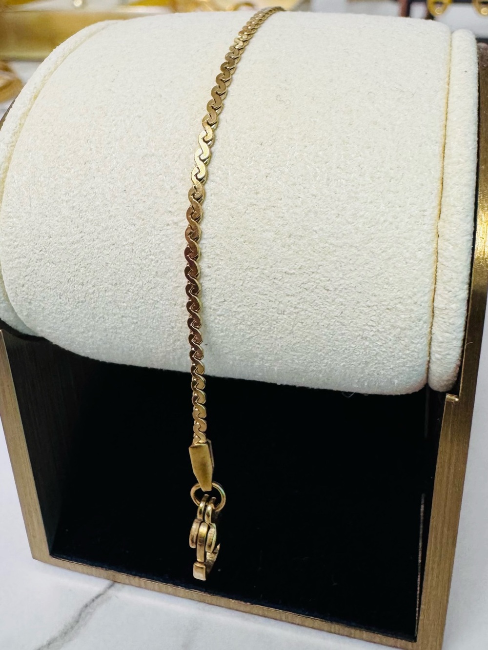 Gold Women's Chain Bracelet - Elegant Everyday Link